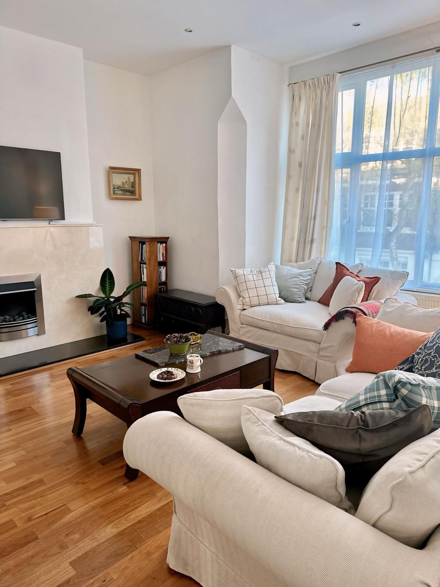 Spacious Belsize Park Close To Station Appartamento Londra